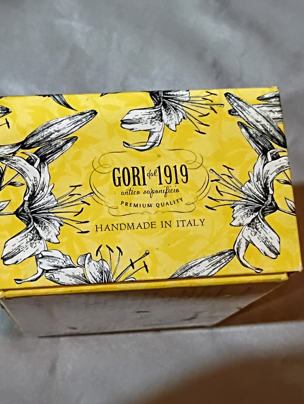 Gori 1919 "Fiorenza" artisanal lemon soap handcrafted in Italy Plant-based